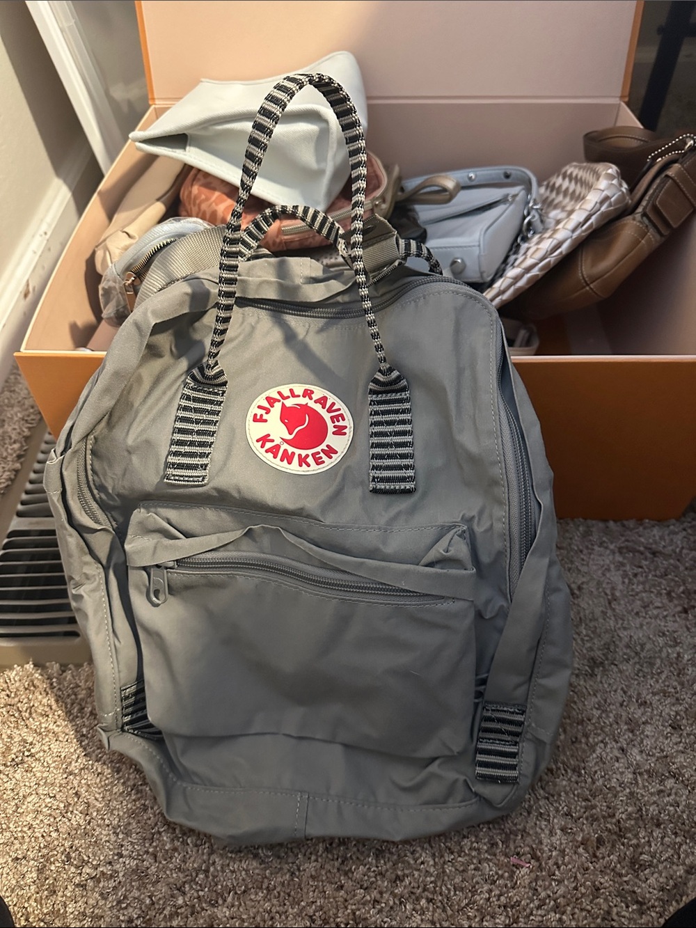Kånken Classic Backpack - Light Gray